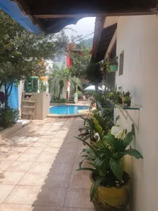 Prédio Inteiro com 8 Quartos à venda, 269m² no Ribeirópolis, Praia Grande