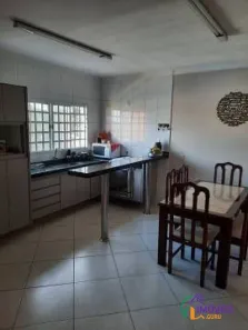 Casa de Vila com 3 Quartos à venda, 196m² no Capela, Vinhedo