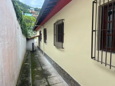Casa com 3 Quartos à venda, 2800m² no Castelanea, Petrópolis