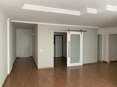 Apartamento com 3 Quartos para alugar, 185m² no Centro, Nova Friburgo