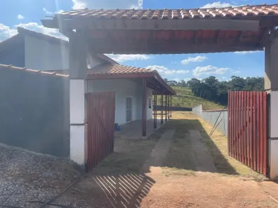 Fazenda / Sítio / Chácara com 3 Quartos à venda, 100m² no Centro, Atibaia