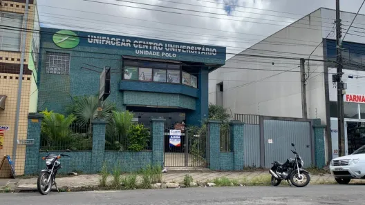 Prédio Inteiro para venda ou aluguel, 800m² no Bom Jesus, Campo Largo