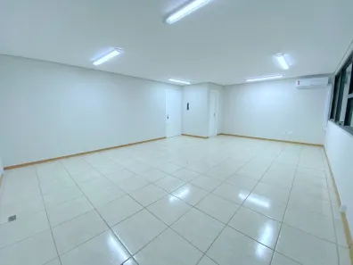 Conjunto Comercial / Sala à venda, 42m² no Centro, Canoas