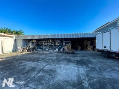 Galpão / Depósito / Armazém para alugar, 700m² no Candelária, Natal
