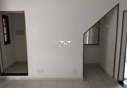 Casa com 2 Quartos para alugar, 75m² no Carangola, Petrópolis