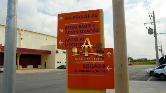 Galpão / Depósito / Armazém para alugar, 1300m² no Chácara Rincão, Cotia
