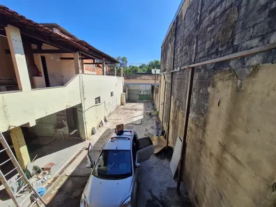 Galpão / Depósito / Armazém com 4 Quartos à venda, 600m² no BNH, Mesquita