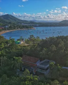 Casa com 4 Quartos para alugar, 380m² no Armação, Penha