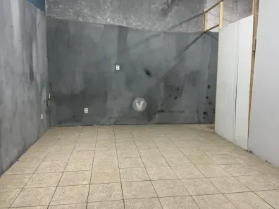 Loja / Salão / Ponto Comercial com 1 Quarto à venda, 42m² no Centro, Santa Maria