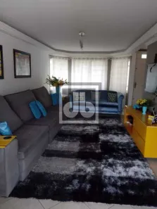 Casa de Vila com 7 Quartos para venda ou aluguel, 534m² no Maria Paula, São Gonçalo