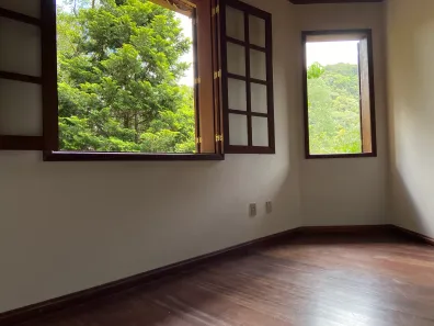 Casa com 3 Quartos para alugar, 500m² no Lumiar, Nova Friburgo