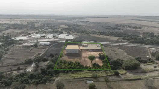 Galpão / Depósito / Armazém com 10 Quartos para alugar, 2900m² no Nova Fátima, Hidrolândia