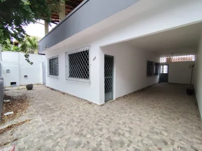 Casa com 3 Quartos para alugar, 300m² no Ilha dos Araújos, Governador Valadares