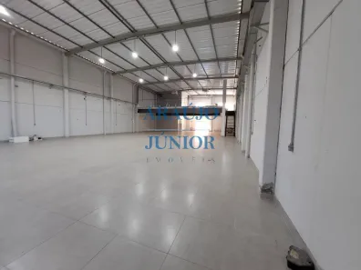 Galpão / Depósito / Armazém para alugar, 645m² no Jardim Brasil, Americana
