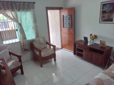 Casa com 2 Quartos à venda, 75m² no Vila Capri, Araruama