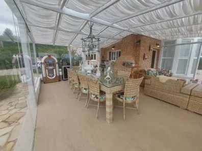 Casa de Condomínio com 5 Quartos para venda ou aluguel, 2500m² no , Campos do Jordão
