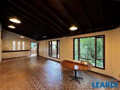 Fazenda / Sítio / Chácara com 1 Quarto para venda ou aluguel, 271m² no Taboleiro Verde, Cotia