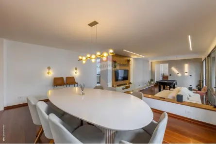 Casa com 5 Quartos para alugar, 398m² no Vila Tramontano, São Paulo