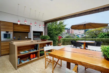 Sobrado com 5 Quartos para venda ou aluguel, 1057m² no Cidade Jardim, São Paulo