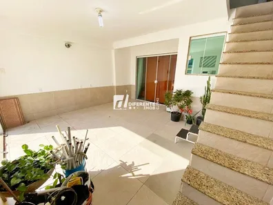 Casa com 4 Quartos à venda, 180m² no Ouro Verde, Nova Iguaçu