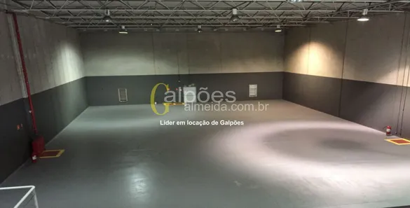 Galpão / Depósito / Armazém para alugar, 890m² no Santa Fé, Osasco