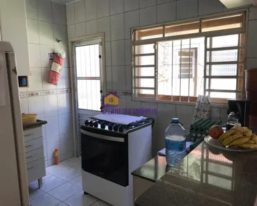 Fazenda / Sítio / Chácara com 4 Quartos à venda, 800m² no Curral, Ibiúna