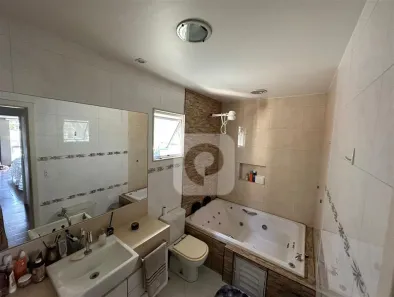 Sobrado com 4 Quartos à venda, 164m² no Centro, Nova Iguaçu