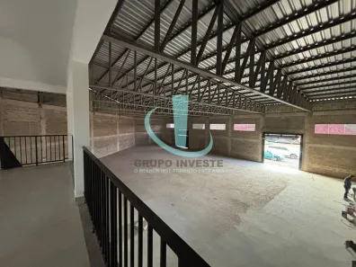 Galpão / Depósito / Armazém para alugar, 700m² no Centro, Araraquara