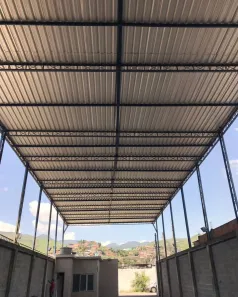 Galpão / Depósito / Armazém com 1 Quarto para venda ou aluguel, 300m² no Juscelino, Mesquita