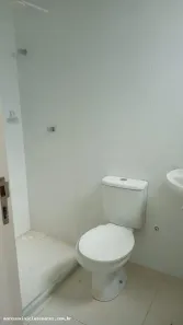 Casa de Condomínio com 4 Quartos para alugar, 380m² no Alphaville (Abrantes), Camaçari
