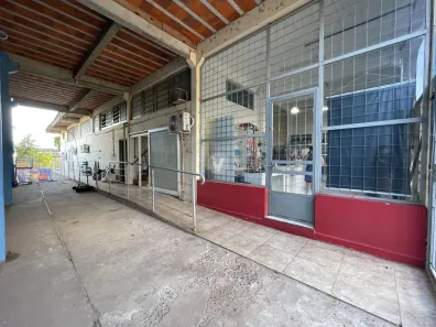 Loja / Salão / Ponto Comercial com 3 Quartos à venda, 266m² no São José, Santa Maria