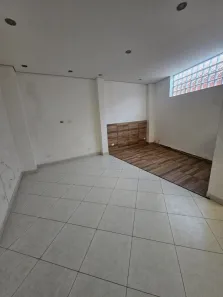 Casa com 3 Quartos para alugar, 130m² no Região Central, Caieiras