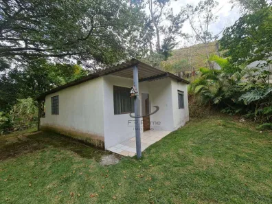 Fazenda / Sítio / Chácara com 2 Quartos à venda, 120m² no Cantão, Barra do Piraí