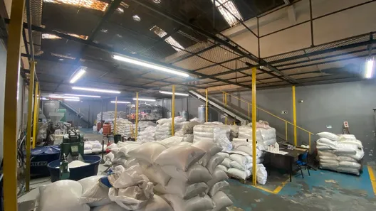 Galpão / Depósito / Armazém para venda ou aluguel, 400m² no Parada de Lucas, Rio de Janeiro