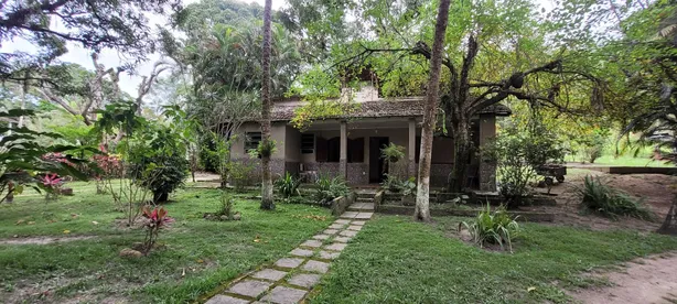 Fazenda / Sítio / Chácara com 4 Quartos à venda, 8040m² no Vale das Pedrinhas, Guapimirim