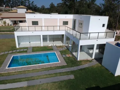 Fazenda / Sítio / Chácara com 4 Quartos à venda, 1000m² no , Mairinque
