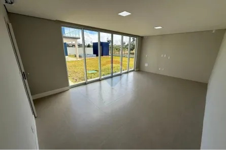 Sobrado com 5 Quartos à venda, 436m² no Universidade, Vitória da Conquista
