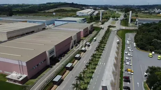 Prédio Inteiro para alugar, 1527m² no Vila Salles, Atibaia