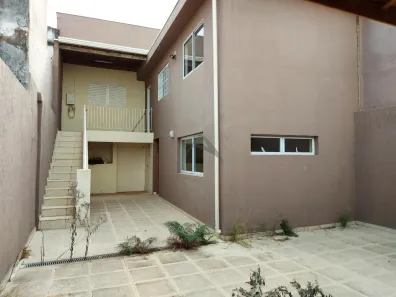 Sobrado com 3 Quartos à venda, 180m² no Centro, Embu das Artes
