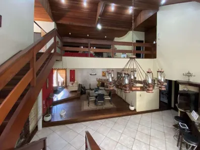 Casa de Condomínio com 4 Quartos para venda ou aluguel, 780m² no Chácara dos Junqueiras, Carapicuíba