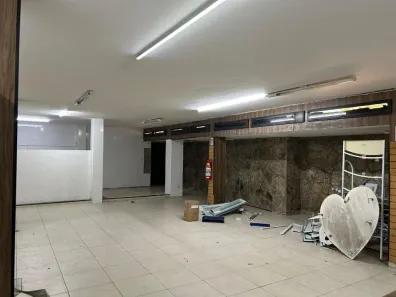 Loja / Salão / Ponto Comercial à venda, 300m² no Estação, São Pedro da Aldeia