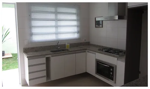 Casa de Condomínio com 2 Quartos para venda ou aluguel, 72m² no Vila Irene, São Roque