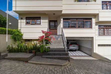 Sobrado com 3 Quartos para venda ou aluguel, 207m² no Jardim Social, Curitiba