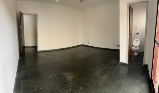 Conjunto Comercial / Sala para alugar, 25m² no Centro, Itatiba