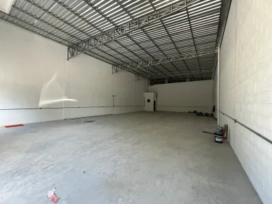 Galpão / Depósito / Armazém para alugar, 240m² no Santa Regina, Camboriú
