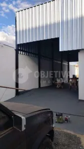 Galpão / Depósito / Armazém à venda, 74m² no Osvaldo Rezende, Uberlândia