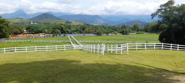 Fazenda / Sítio / Chácara com 10 Quartos à venda, 192000m² no Citrolândia, Guapimirim