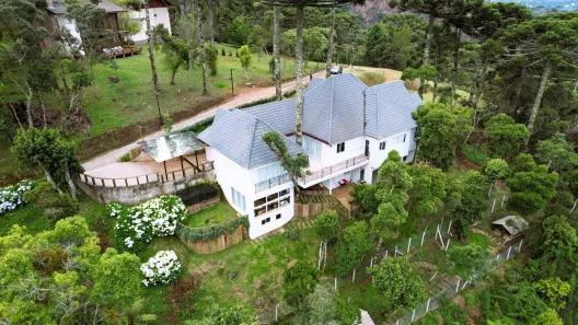 Casa de Condomínio com 3 Quartos à venda, 270m² no Alto da Boa Vista, Campos do Jordão