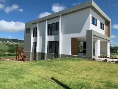 Casa de Condomínio com 5 Quartos à venda, 230m² no Alpes Suiços, Gravatá