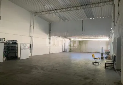 Galpão / Depósito / Armazém à venda, 800m² no Barra da Tijuca, Rio de Janeiro